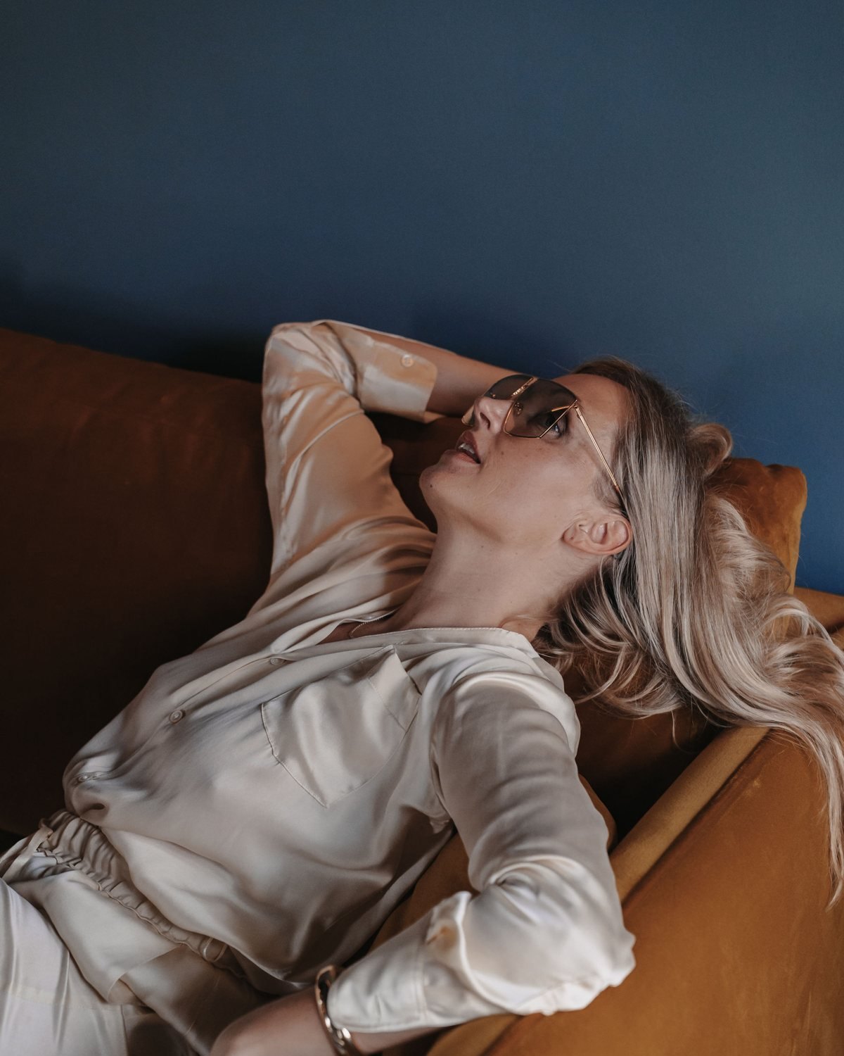 Editorial Shooting Sylt · Satin-Look im Hotel